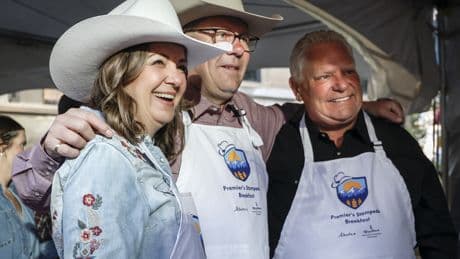 Saskatchewan joins Ontario, Alberta plan to study new pipelines, railway