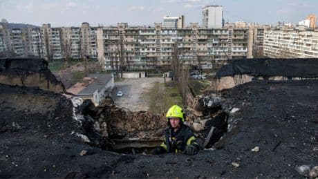 Les drones russes larguent désormais un nouveau type de bombes à sous-munitions sur les civils ukrainiens