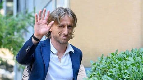 Luka Modric s’engage avec l’AC Milan et s’offre un nouveau défi à presque 40 ans