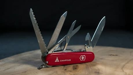 "13 millions de dollars de coûts supplémentaires par an": les couteaux suisses Victorinox face au défi des droits de douane de 39% imposés par Trump