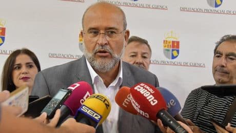 El Gobierno de Page se plantea recurrir el decreto de reparto de menores migrantes por falta de financiación