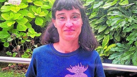 «Me siento obligada a convivir con mi inquiokupa en un piso de 55 metros»