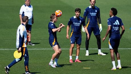 Real Madrid - Real Sociedad en directo | Modric es titular en su despedida del Bernabéu