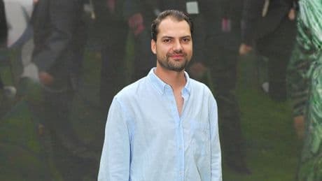 Nickerchen im Flieger – dann klicken die Handschellen bei Jimi Blue Ochsenknecht