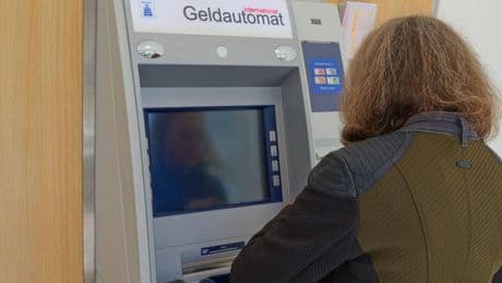 Cash Trapping: Polizei warnt vor manipulierten Geldautomaten