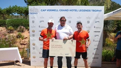 Cita de ilustres exfutbolistas: el 'Legends Trophy' repite campeones