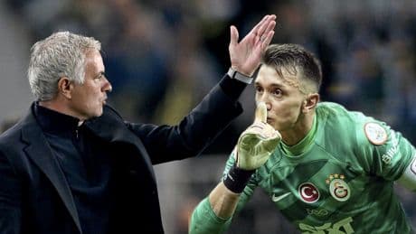Mourinho Muslera'ya penaltı attığı için 'karaktersiz' demişti! Şoke eden gerçek ortaya çıktı