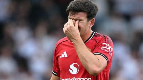 «Grotesque», «humiliante», «lamentable»... l’Angleterre se déchaîne sur Manchester United, piégé par un club de D4 en Coupe de la Ligue