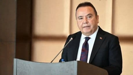 Muhittin Böcek görevden uzaklaştırıldı