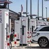 Listenpreise und Rabatte: Preisabstand bei Verbrennern und E-Autos wird immer kleiner