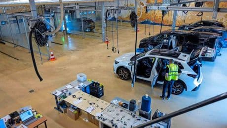 Geen tankstation meer bij autoverhuurder Enterprise op Schiphol: ’Dubbele aanrijtijd, maar klaar voor toekomst’