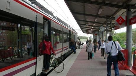El Gobierno renueva las ayudas al transporte con abonos gratis para menores de 15 años y un billete único de Cercanías