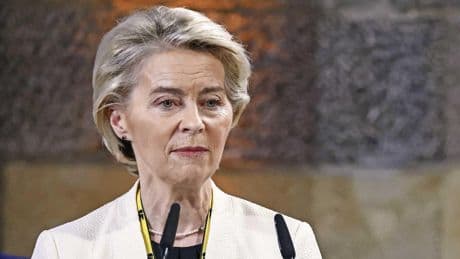 Von der Leyen overleeft motie van wantrouwen, PVV stemt voor vertrek
