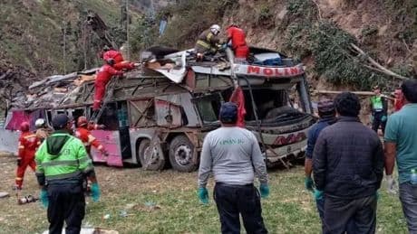 Zeker 18 doden bij busongeluk in Peru, ook tientallen gewonden