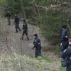 Familie im Westerwald getötet: Verdächtiger seit fünf Tagen auf der Flucht – 600 Hinweise eingegangen