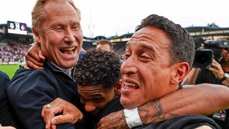 Telstar doet het! Witte Leeuwen keren na 47 jaar terug in de Eredivisie, Willem II degradeert