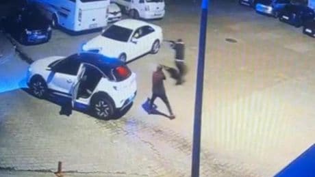 Kağıthane'de kalaşnikoflu saldırı! Aracın önünü kesip kurşun yağdırdılar