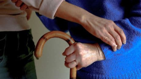 En Italie, avec le vieillissement accéléré, le nombre des aides à domicile dépassent celui des femmes de ménage