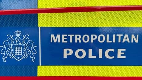 Terrorismus-Verdacht: Acht Männer bei Anti-Terroreinsätzen in England festgenommen