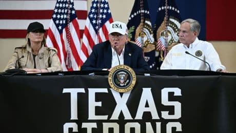 Mindestens 120 Tote: Trump besucht Flutgebiet in Texas: "So etwas habe ich noch nie gesehen"