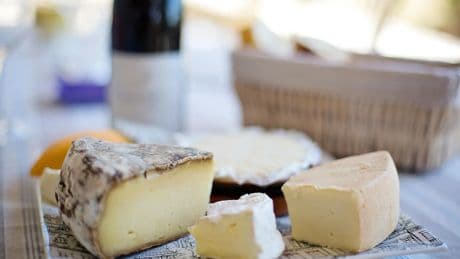 Alerta en España y otros países por la venta de quesos franceses con listeriosis