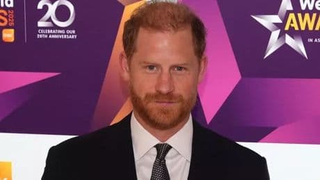 Prince Harry makes cryptic quip about 'challenging siblings' as he and William stay apart