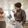 Vrouwen hebben minder betaald werk en voelen zich minder gezond dan mannen