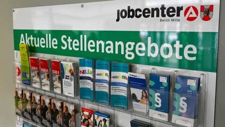 Konjunktur: Arbeitskräftenachfrage bleibt laut Bundesagentur schwach