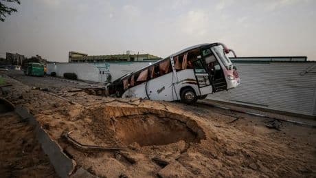 Israël frappe plusieurs hôpitaux de Gaza après une pause pour la libération d'Edan Alexander