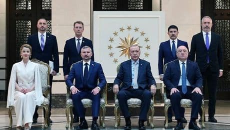 Büyükelçinin eşi Belarus basınına anlattı: Külliye için özel giysi diktirdi