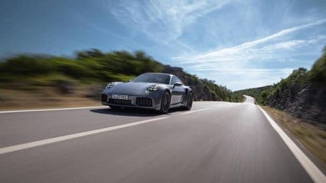 Porsche rivoluziona il suo mito: arriva la nuova 911 Turbo, è la più potente di sempre