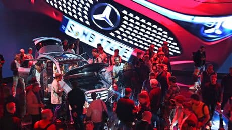 Allemagne : constructeurs et conservateurs bataillent contre l'interdiction du moteur thermique