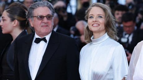 Jodie Foster walks Cannes carpet for French murder-mystery ‘Vie privée’