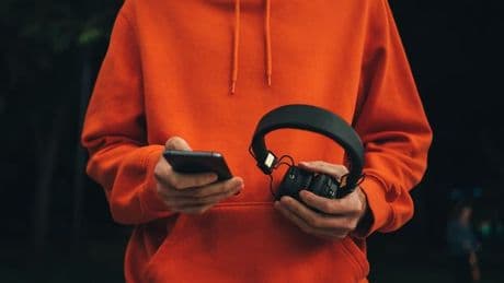 Anyone who uses headphones told to check one setting or risk dementia