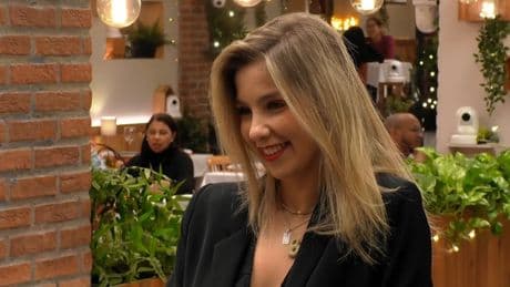 Un soltero de &#039;First Dates&#039; intenta ligar con Boado mientras espera a su cita