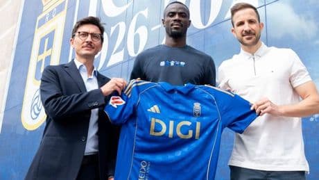 'Cursed' ex-Man Utd star joins third side after leaving club just two years ago