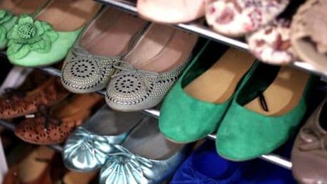 Over, quali scarpe scegliere per essere eleganti e  comode