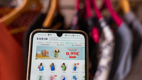 Consommation : la loi contre la « fast fashion » enfin débattue au Sénat