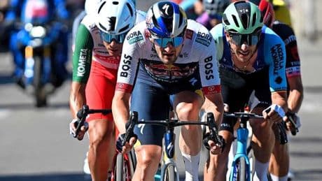Nico Denz is Nederlanders te slim af in finale en maakt zegegebaar in achttiende etappe Giro d’Italia