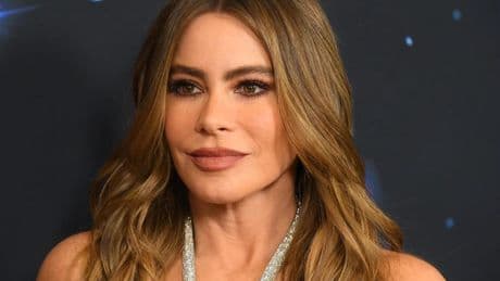 Sofía Vergara (53 años): "El aceite de coco es clave en mi rutina. Lo uso todas las noches desde que soy pequeña"