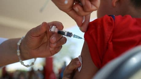 Royaume-Uni: la mort d'un enfant atteint de la rougeole relance la désinformation sur les vaccins