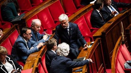 Avec sa future commission d’enquête, LR continue à faire des « insoumis » son ennemi utile