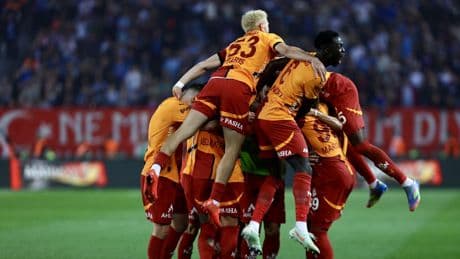 Rıdvan Dilmen: Galatasaray vitesi 2'den 5'e çıkardı