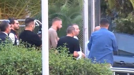 F.Bahçe yıldızına kavuştu! İmza için İstanbul'da