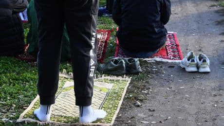 Imams, universitaires, associations… Que pensent les musulmans du rapport sur le frérisme ?