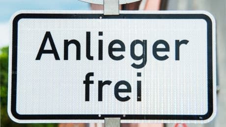 Wird häufig falsch verstanden: Was das Schild "Anlieger frei" tatsächlich bedeutet