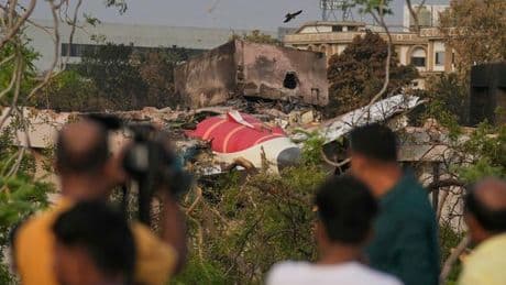 Katastrophe: Air India zahlt nach Flugzeugabsturz an Opferfamilien