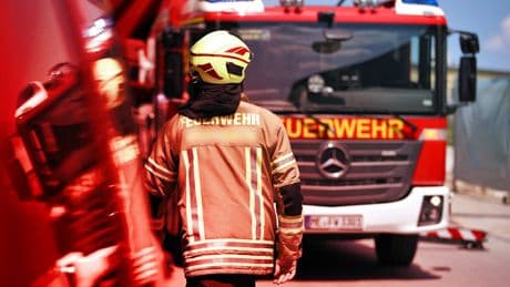 Dresden - Mann (22) stürzt in fünf Meter tiefen Schacht