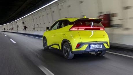 La otra cara del 'boom' del coche eléctrico: estos son los motivos por los que se tambalea el mercado en China