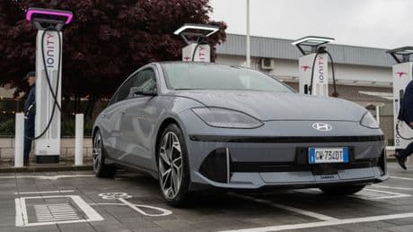 Hyundai, ricarica veloce a 800 volt: una soluzione disponibile per tutti